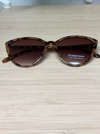 Triangle Shape Thin Frame Cat Eye Sunglasses - click to see options
