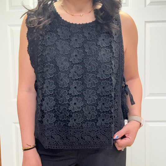 Relaxed Fit Floral Lace Top
