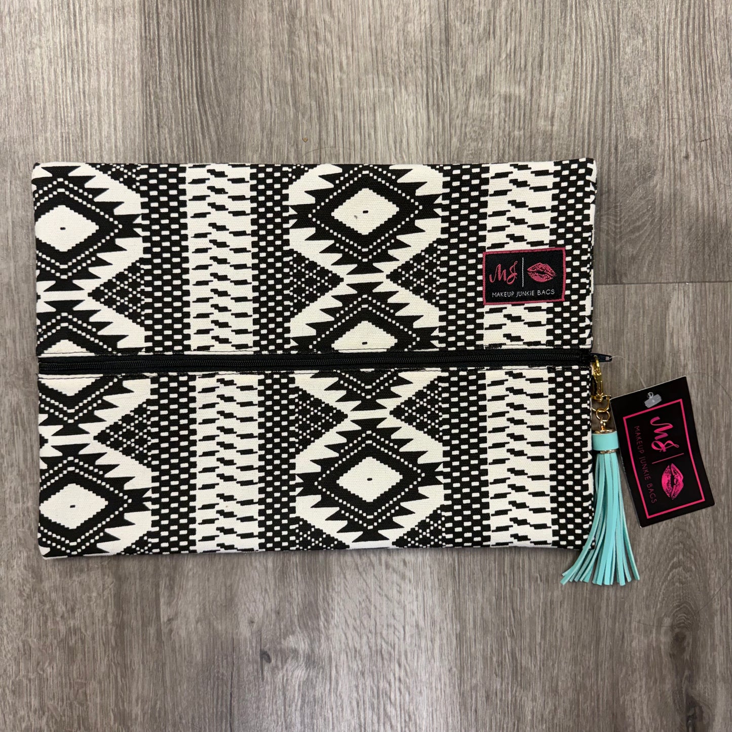 Makeup Junkie - Black/white Aztec