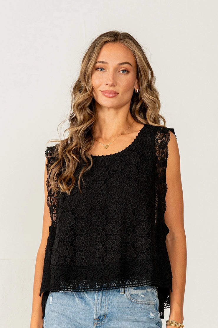 Relaxed Fit Floral Lace Top