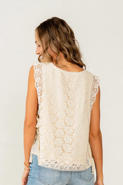Relaxed Fit Floral Lace Top